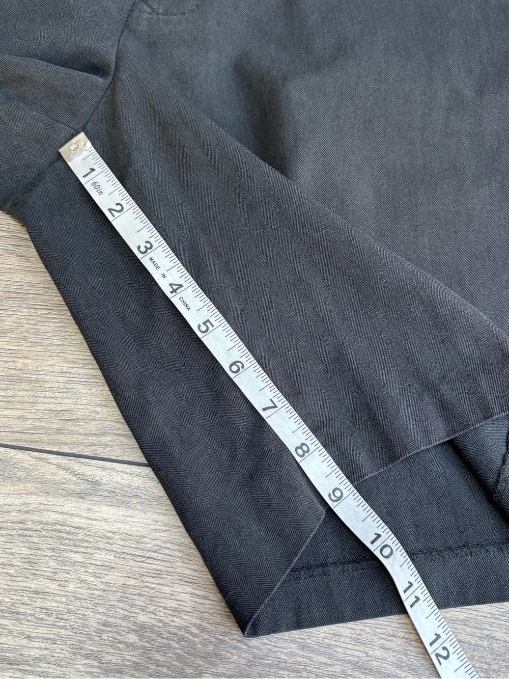 Tommy Bahama Men’s Silk Blend Black Chino Shorts 9” Sz 35